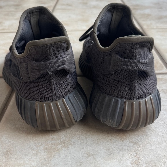 Yeezy 350 Boost Black main image 6